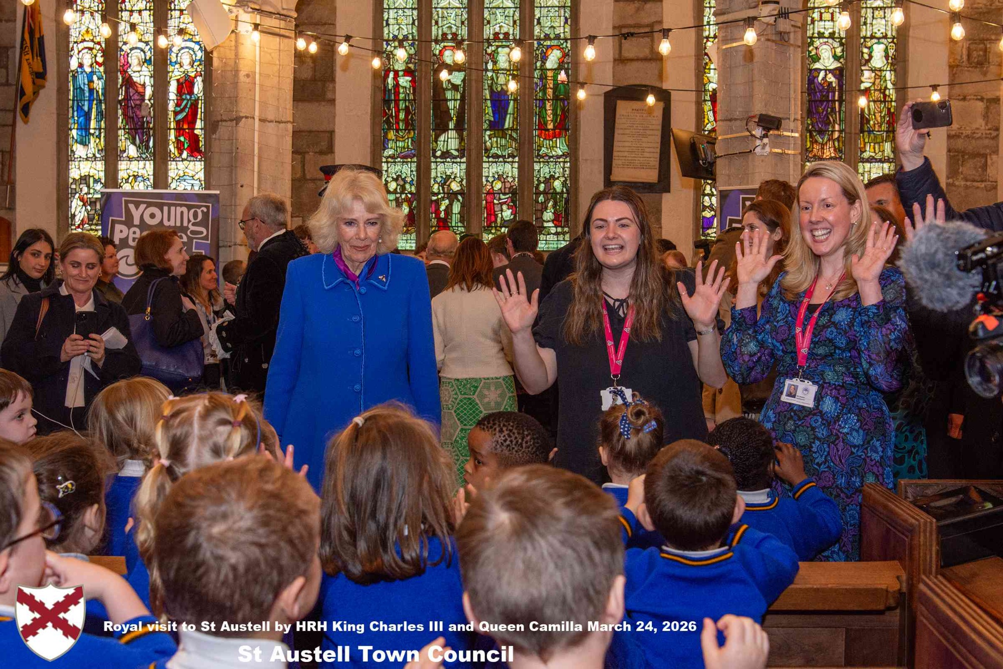 Queen with Mount Charles School pupils at Holy Trinity Church in St Austell
